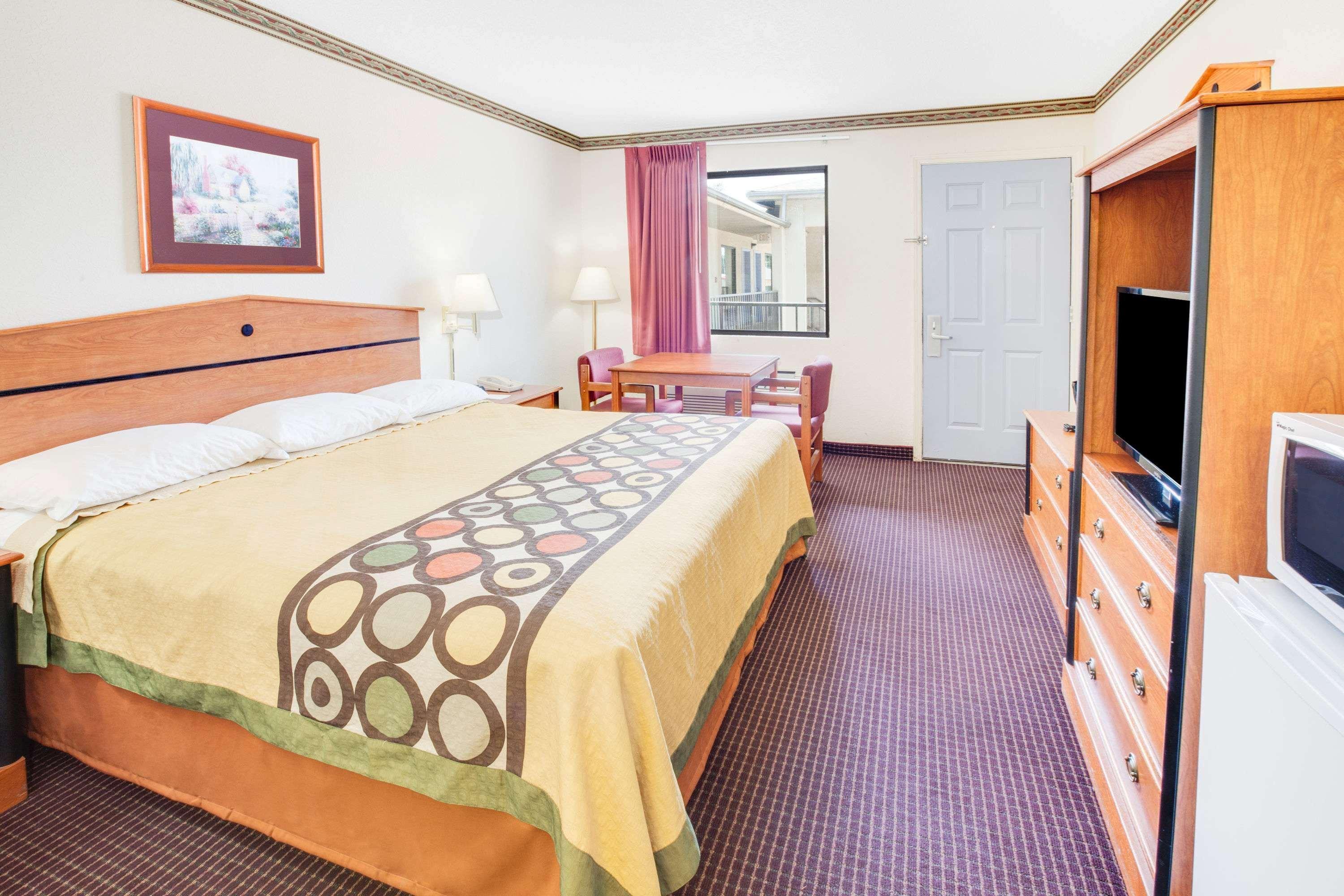 Super 8 By Wyndham Arkadelphia Caddo Valley Area Exteriör bild