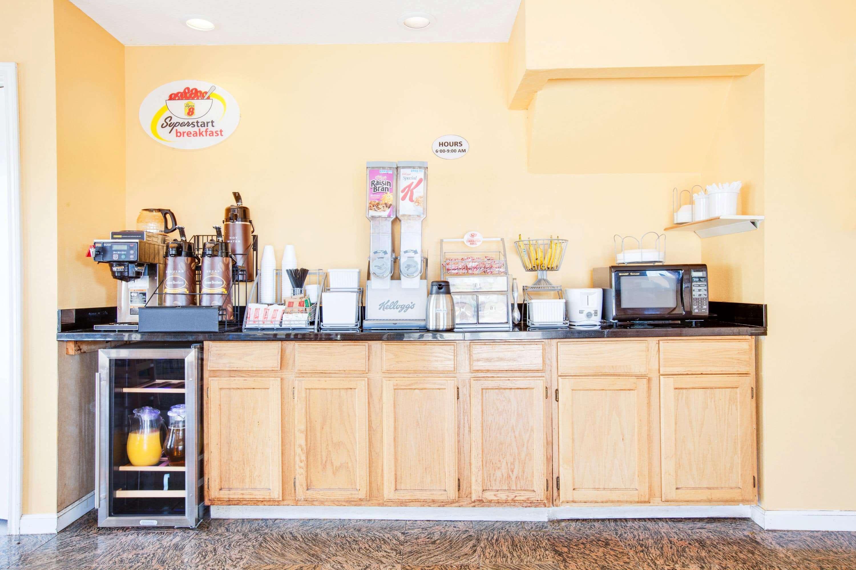 Super 8 By Wyndham Arkadelphia Caddo Valley Area Exteriör bild