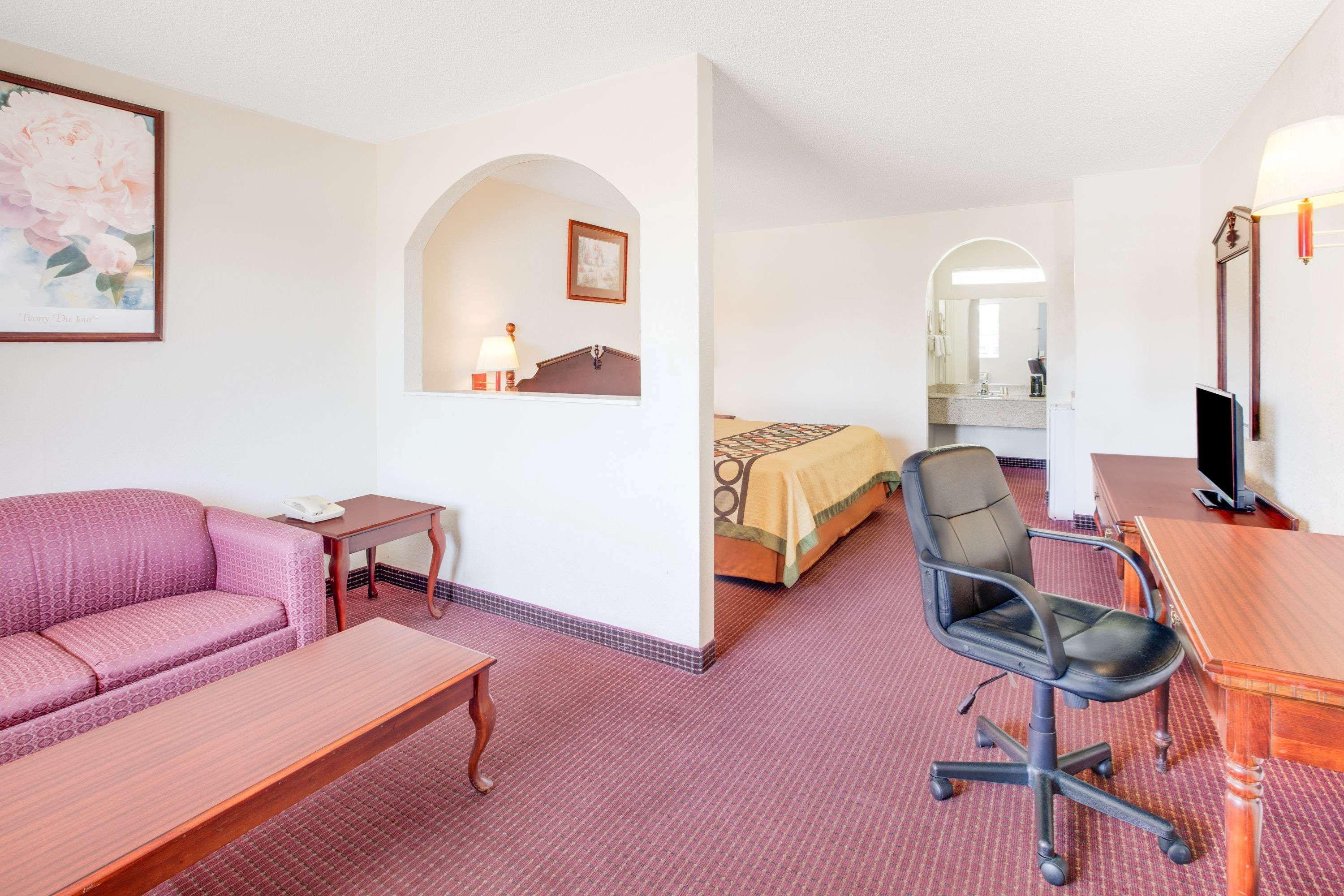 Super 8 By Wyndham Arkadelphia Caddo Valley Area Exteriör bild
