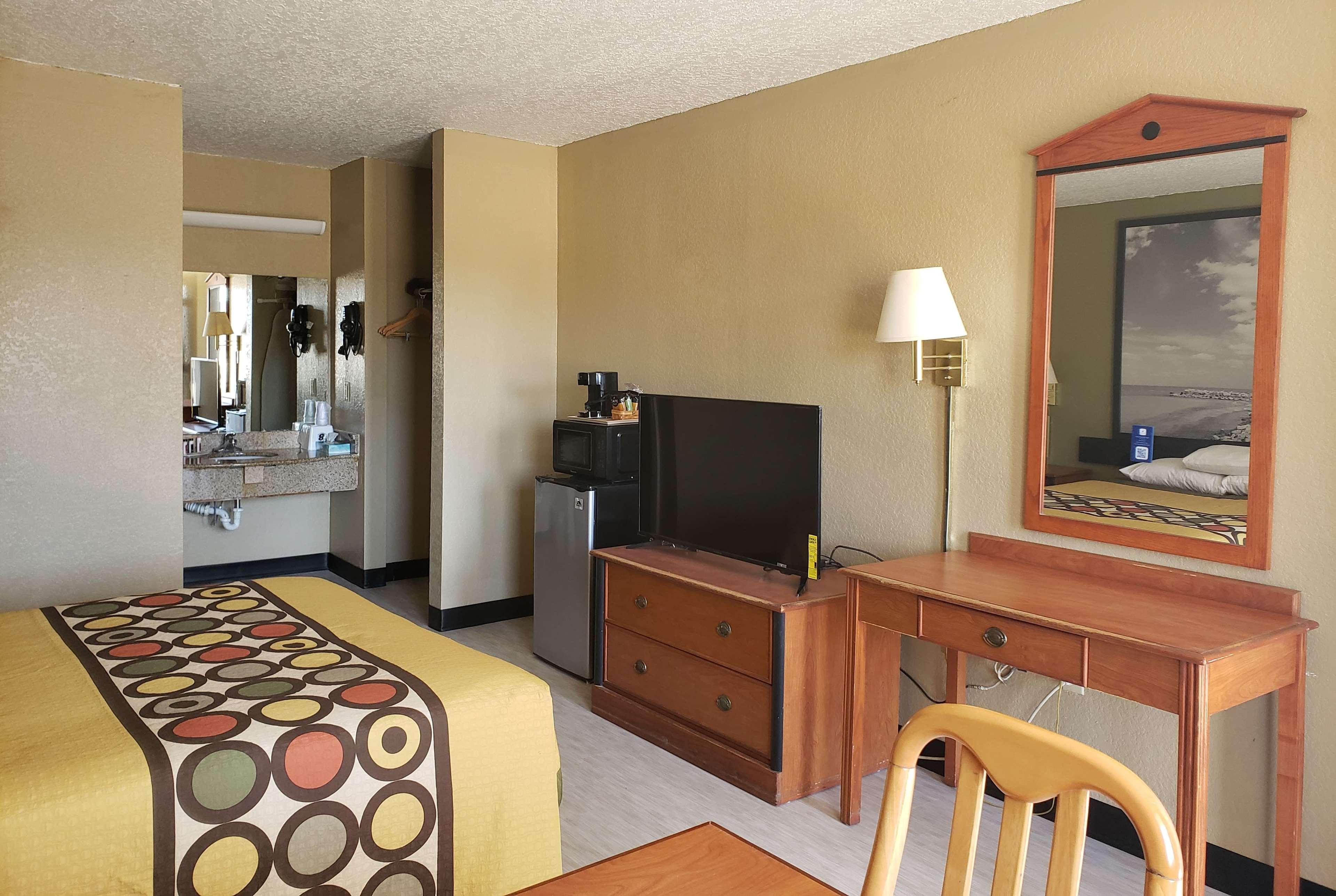 Super 8 By Wyndham Arkadelphia Caddo Valley Area Exteriör bild
