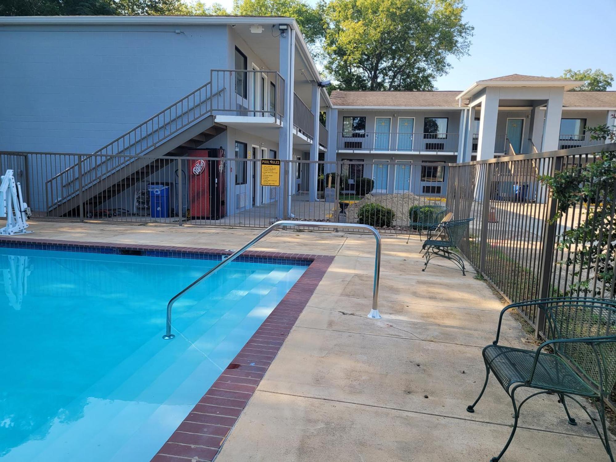 Super 8 By Wyndham Arkadelphia Caddo Valley Area Exteriör bild