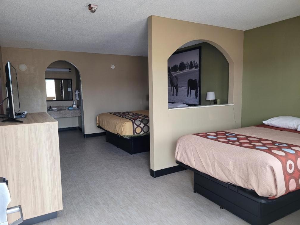 Super 8 By Wyndham Arkadelphia Caddo Valley Area Exteriör bild