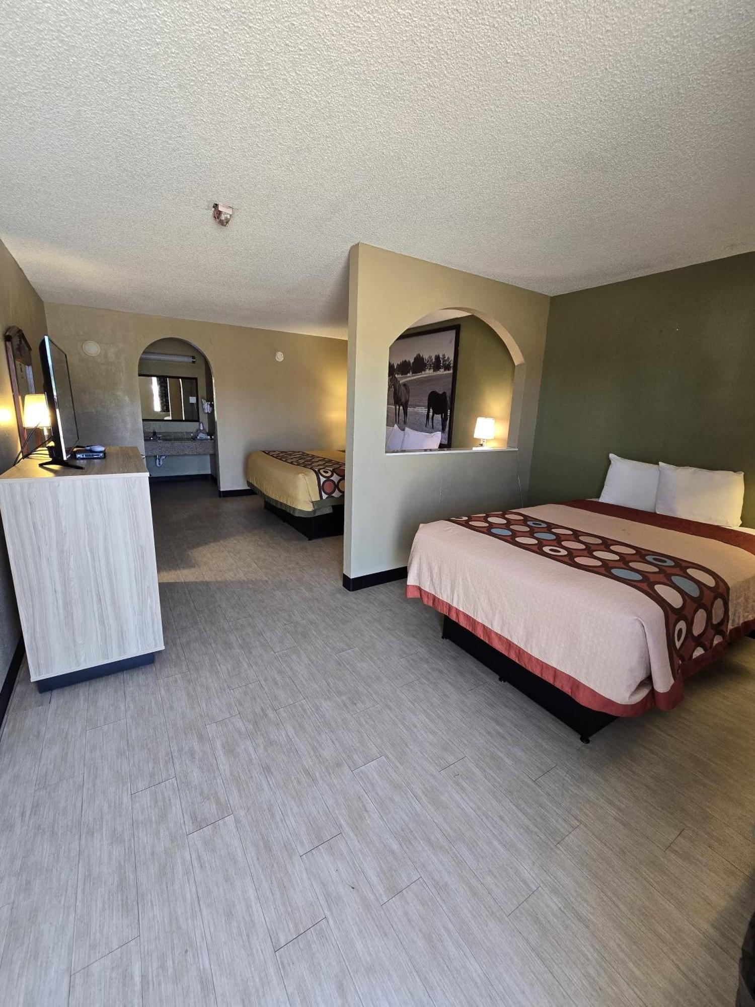 Super 8 By Wyndham Arkadelphia Caddo Valley Area Exteriör bild