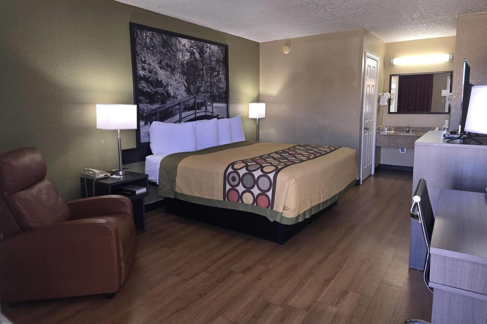 Super 8 By Wyndham Arkadelphia Caddo Valley Area Exteriör bild